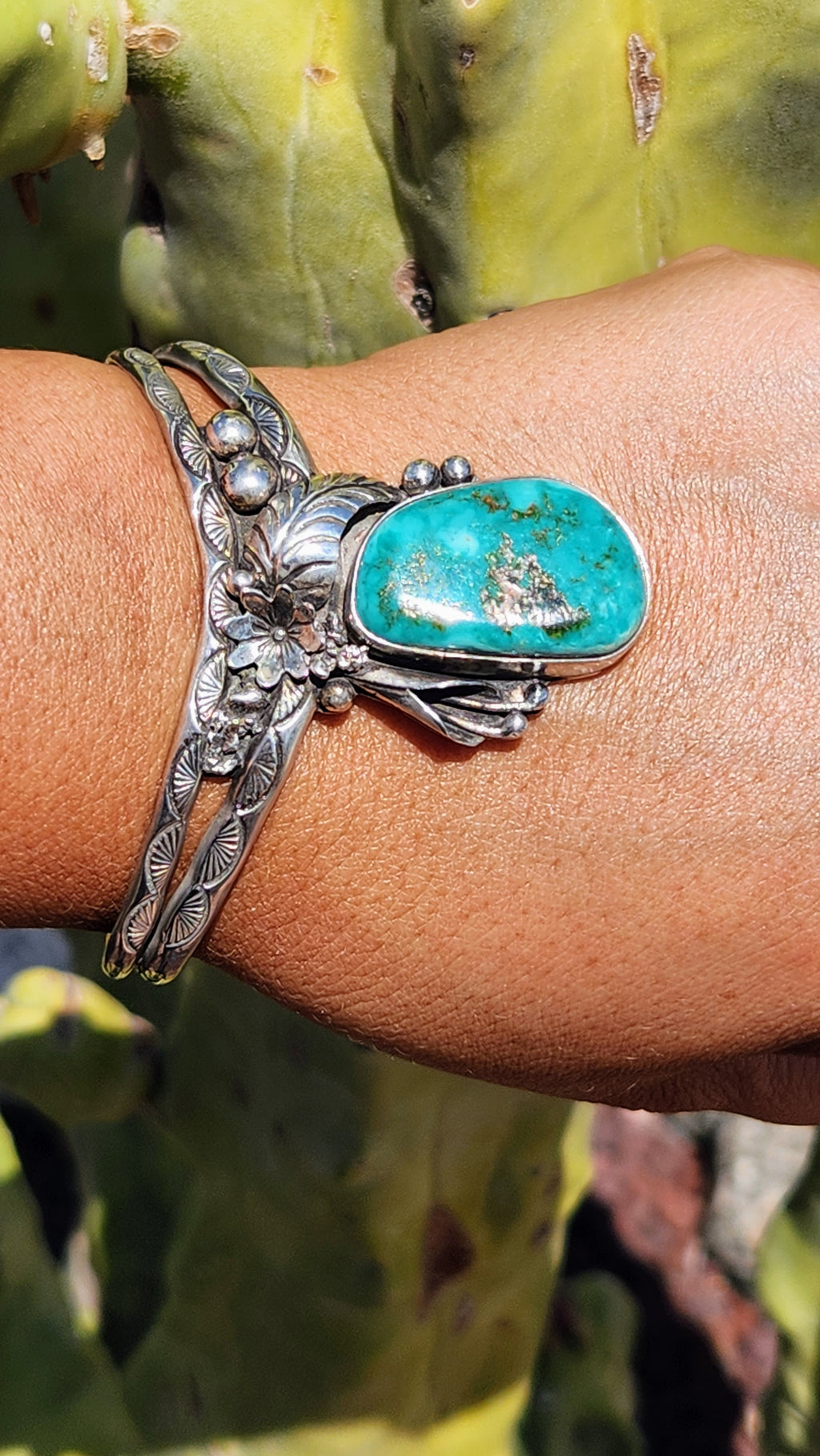 Vintage Navajo handmade one of a kind Kingman Turquoise cuff