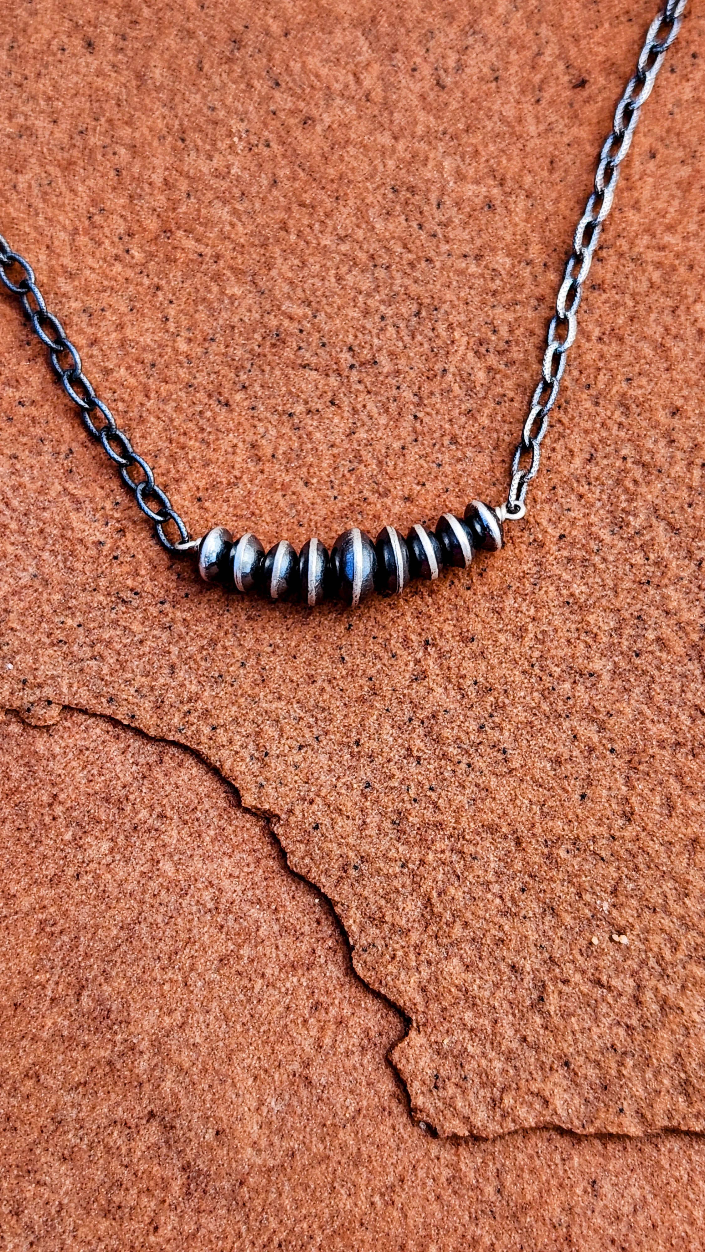 Sterling Silver Graduated Saucer Bar Necklace