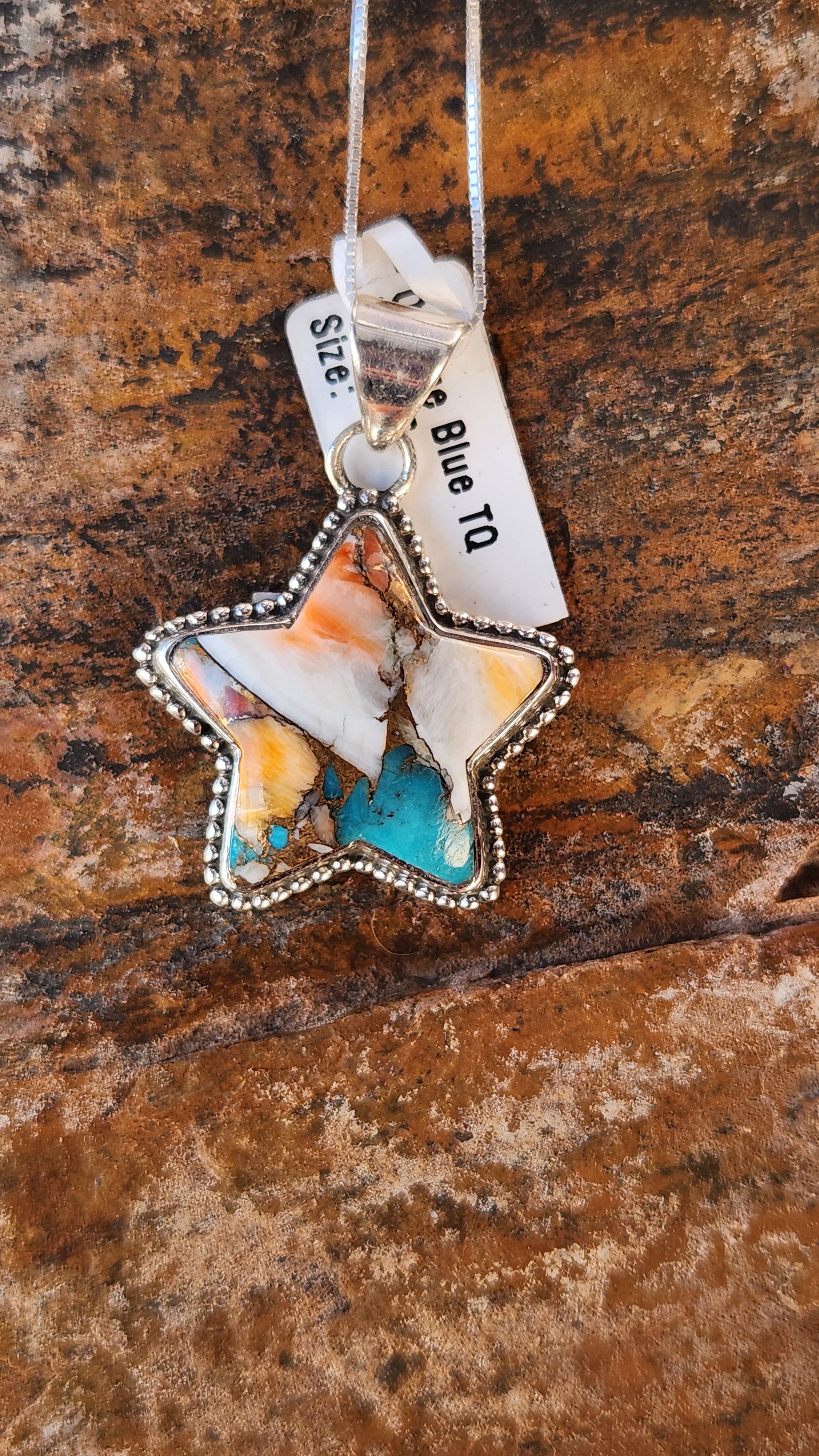 Beautiful Spiny Oyster Star Pendant Necklace