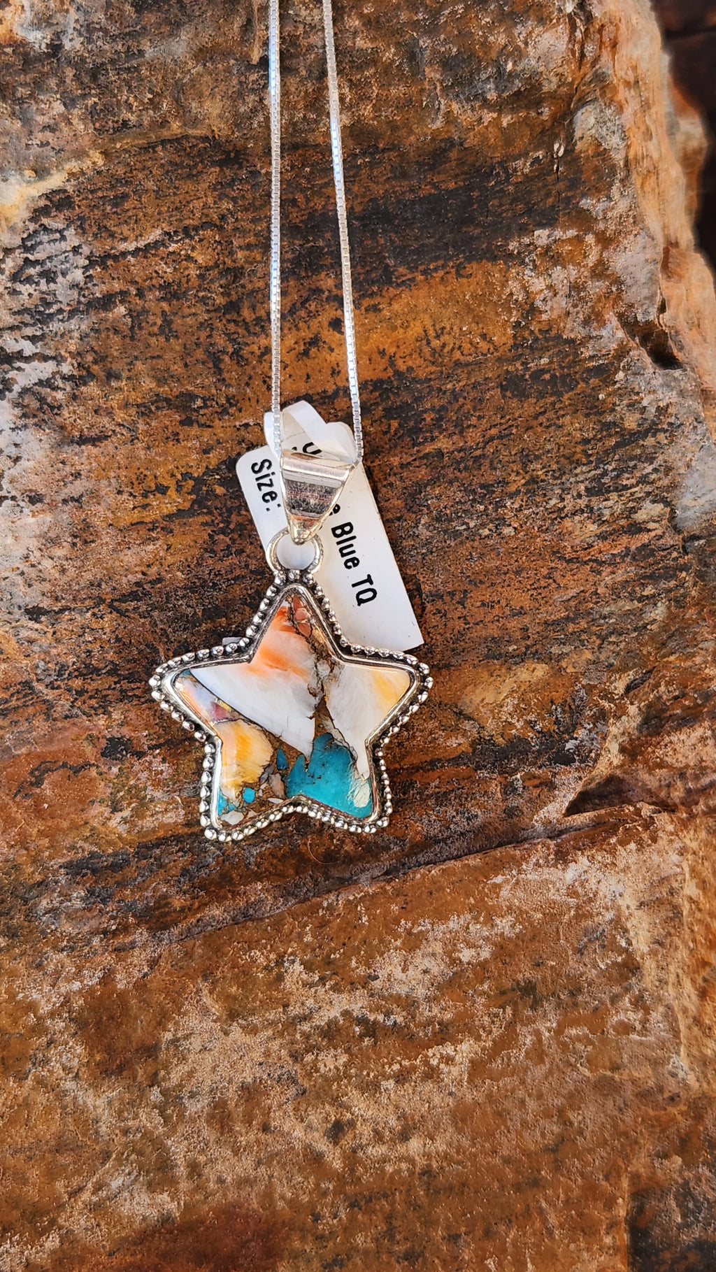 Beautiful Spiny Oyster Star Pendant Necklace