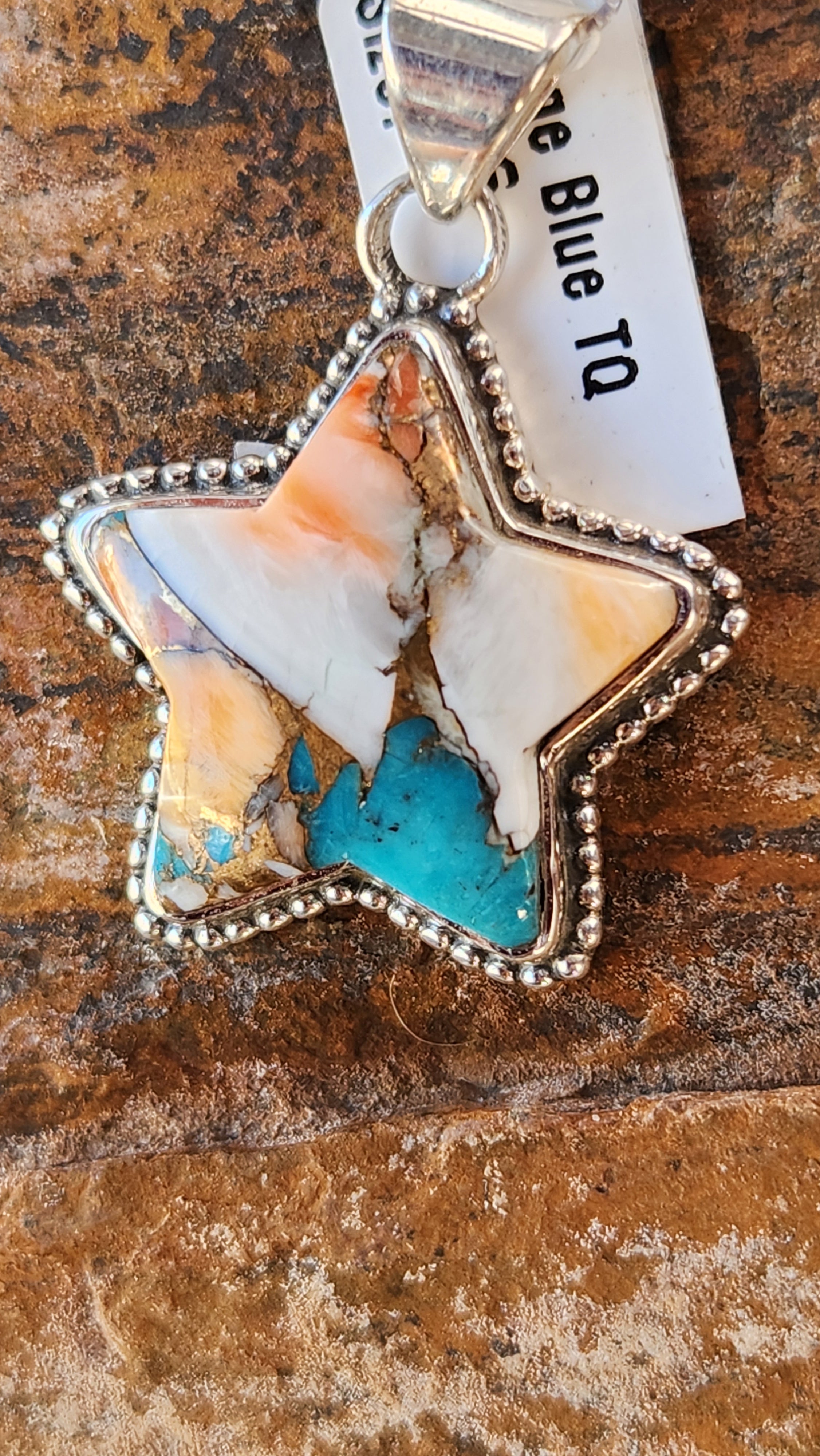 Beautiful Spiny Oyster Star Pendant Necklace