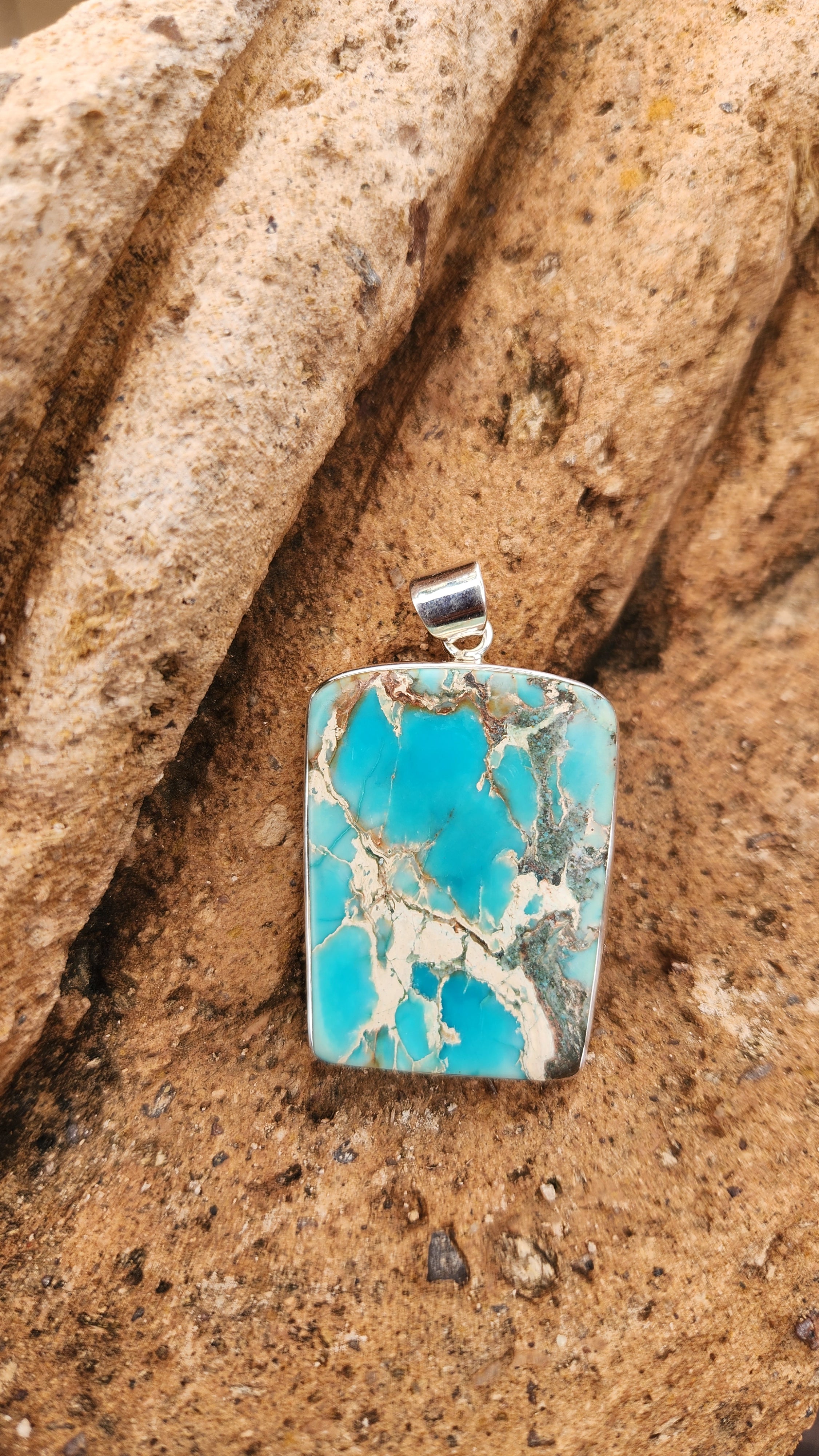 Turquoise slab Pendant w/18" Hand strung Pearls